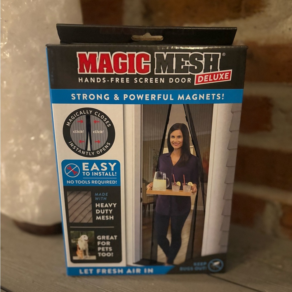 NWT Magic Mesh Screen Door
